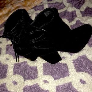 Women’s boots with heel